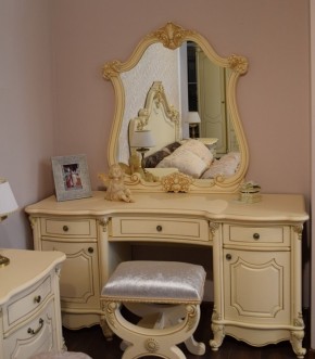 Туалетный стол + Зеркало Мона Лиза (крем) в Муравленко - muravlenko.mebel-74.com | фото
